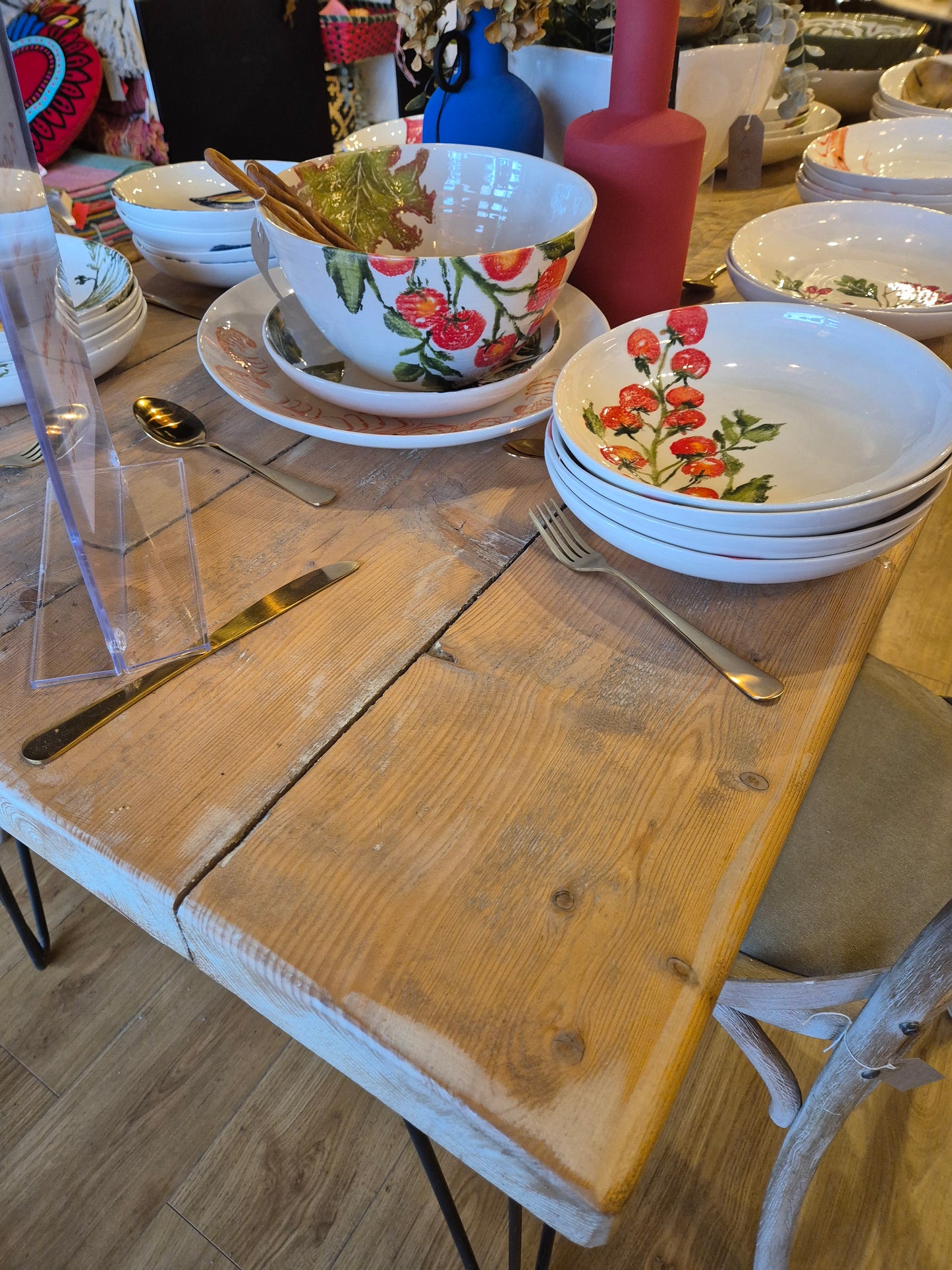 Dining table with hairpin legs