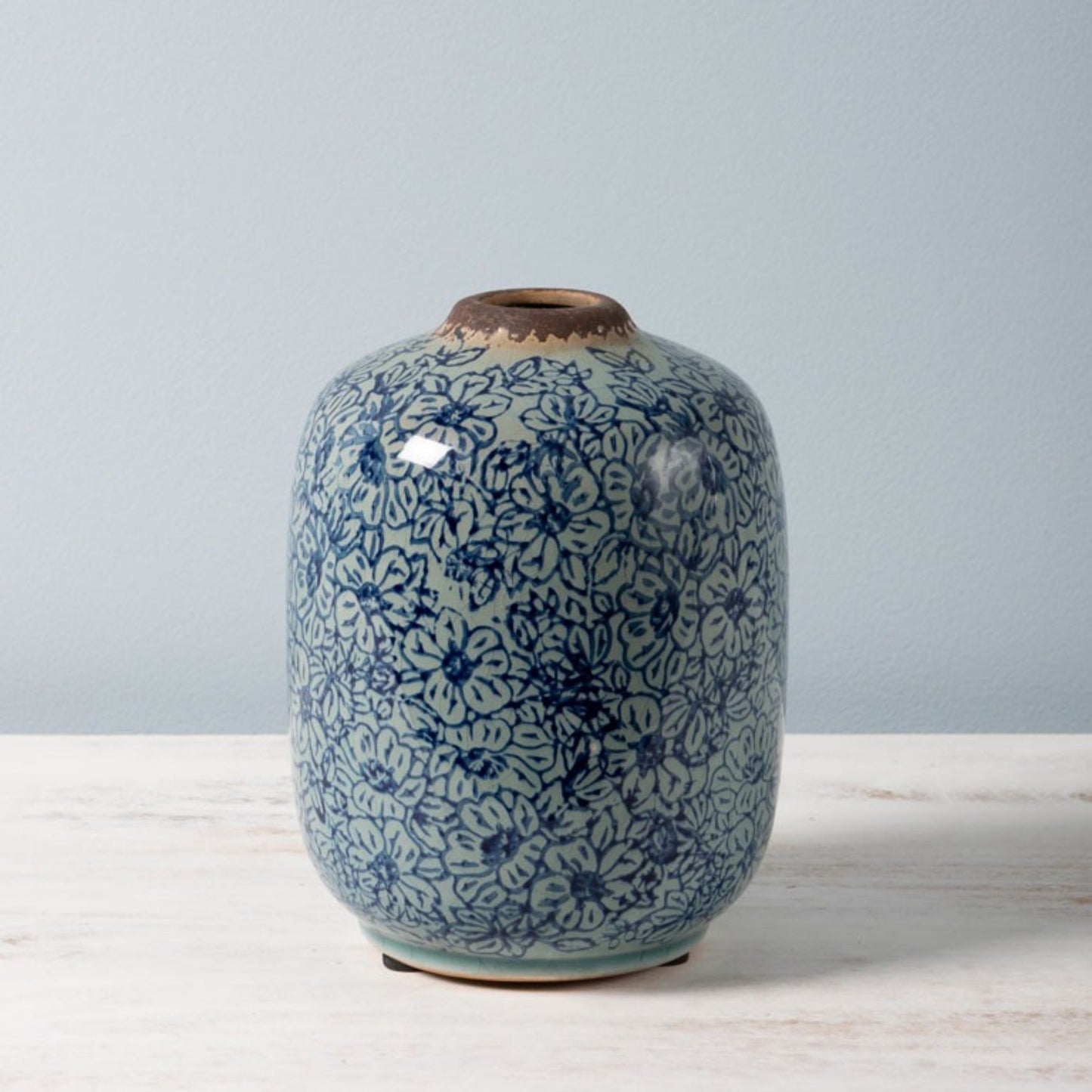 Cylinder vase with flowers