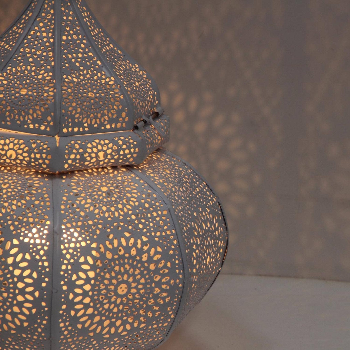 Oriental lantern- Alima table lamp candle holder