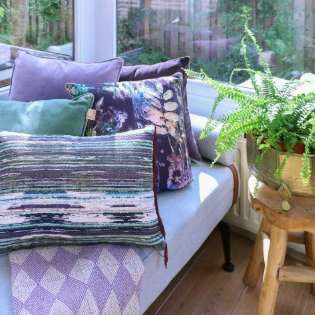 Cushion Yvi