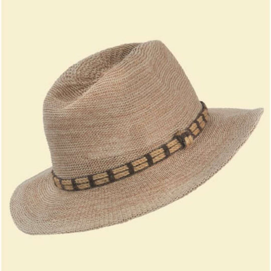 Summer hat in natural colour with rope band
