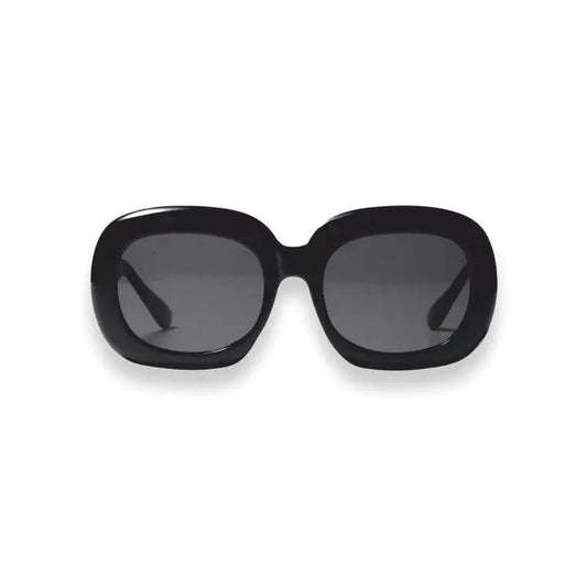 Black sunglasses with a losenge shape and strong poly-carbonate frame