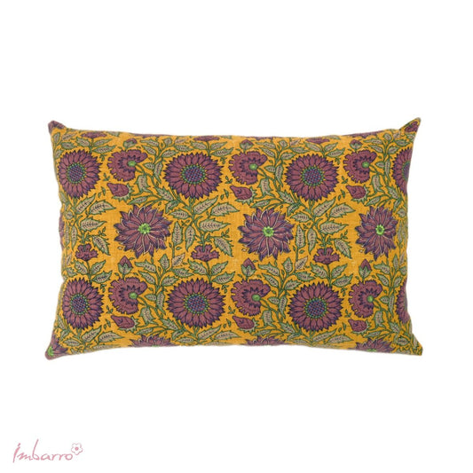 These cheerful flowers in bright yellow and lilac brighten any day. Romance in a retro design through block print. A nice detail on this cushion are the embroidered green hearts of the flowers. The colour combination is a real eye-catcher.